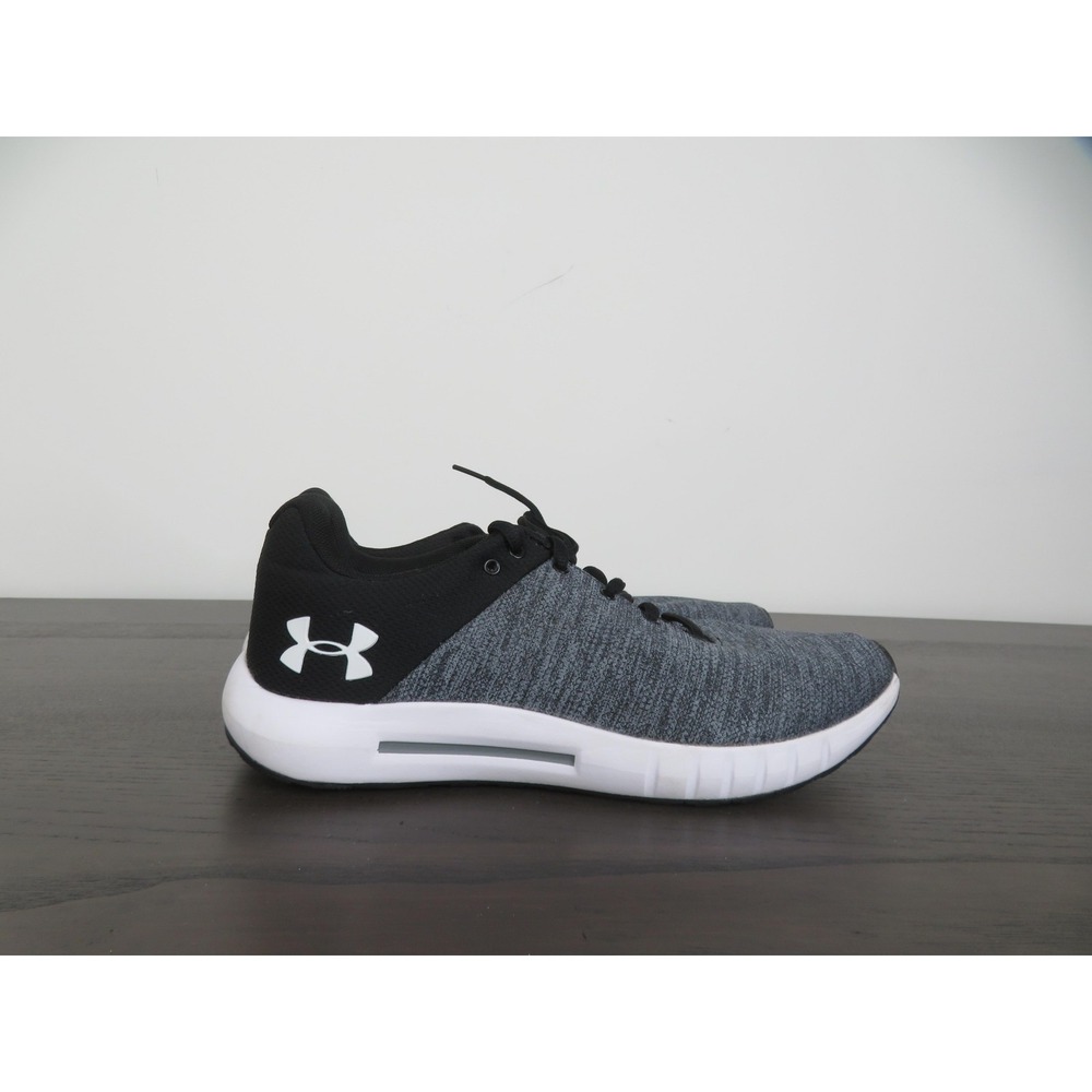 Under Armour Micro G Pursuit Shoes Mens 8 Gray Black Athletic 3021869-001 Gym